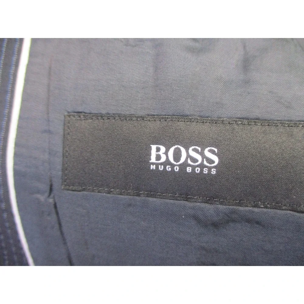 Hugo Boss Blazer Mens 42R Navy Pinstripe Wool Blend Stretch 2 Button Sport Coat